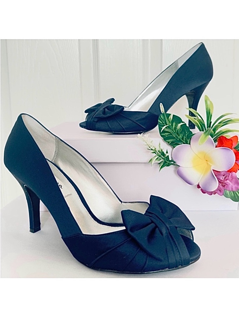 NINA ~ Navy Blue Satin Peep Toe 4” Heels with Bow Detail size 9.5